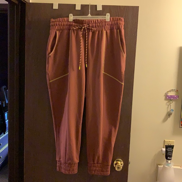 Fabletics Sweatpants - Picture 1 of 9